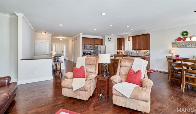 935 Ridgepointe Place Circle, Lake St Louis, MO 63367