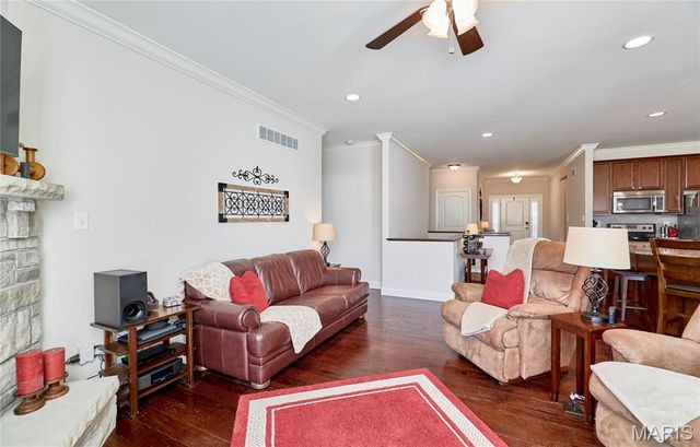 935 Ridgepointe Place Circle, Lake St Louis, MO 63367