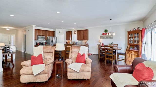 935 Ridgepointe Place Circle, Lake St Louis, MO 63367