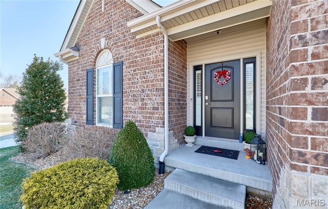 935 Ridgepointe Place Circle, Lake St Louis, MO 63367