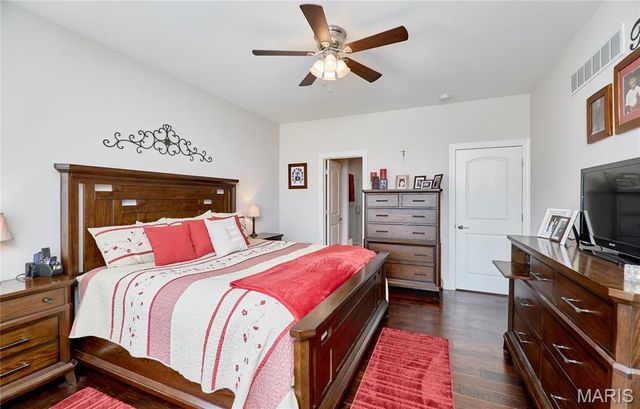 935 Ridgepointe Place Circle, Lake St Louis, MO 63367