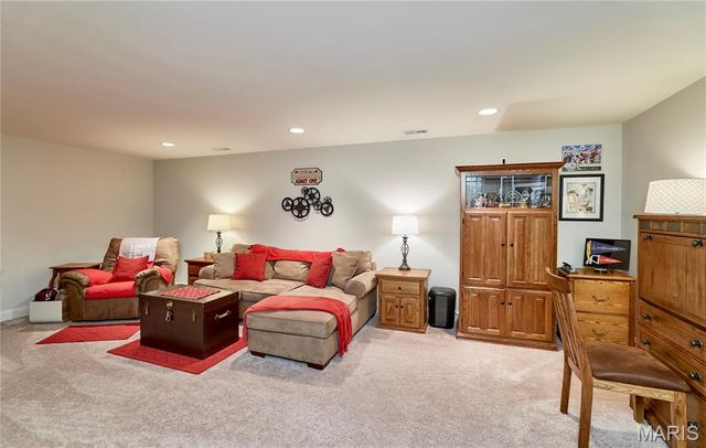 935 Ridgepointe Place Circle, Lake St Louis, MO 63367