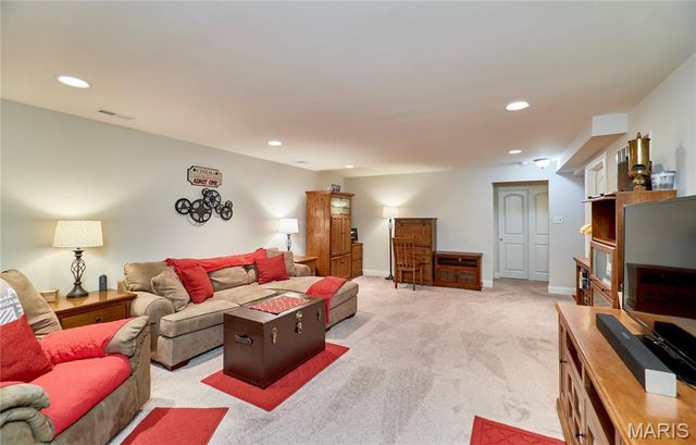 935 Ridgepointe Place Circle, Lake St Louis, MO 63367