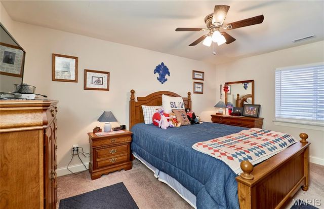 935 Ridgepointe Place Circle, Lake St Louis, MO 63367