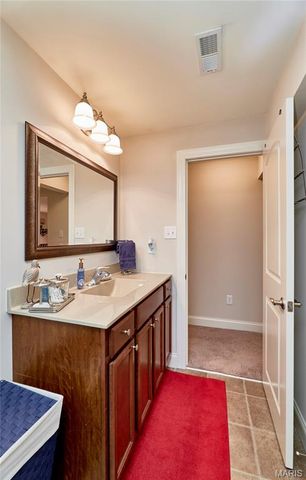 935 Ridgepointe Place Circle, Lake St Louis, MO 63367