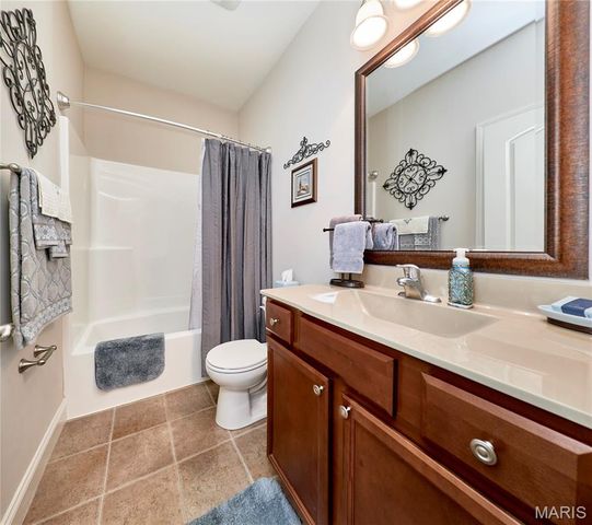 935 Ridgepointe Place Circle, Lake St Louis, MO 63367