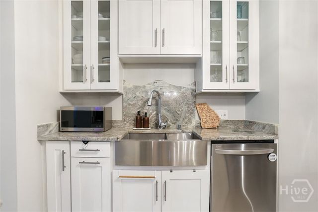 5534 Camelot Drive, Savannah, GA 31405