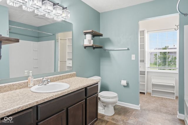 832 Snowberry Run, Greenwood, IN 46143