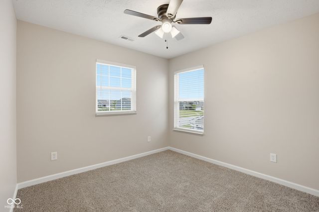 832 Snowberry Run, Greenwood, IN 46143