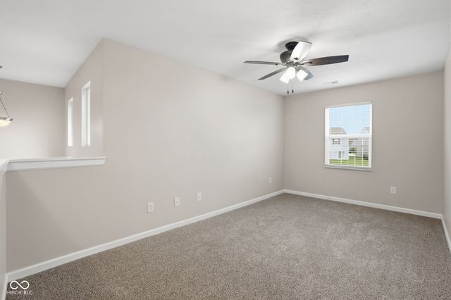 832 Snowberry Run, Greenwood, IN 46143