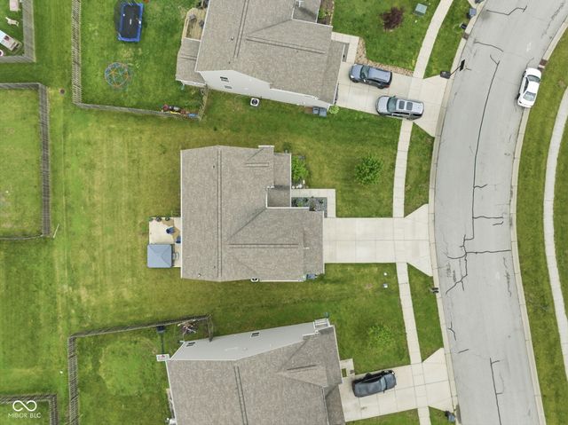 832 Snowberry Run, Greenwood, IN 46143