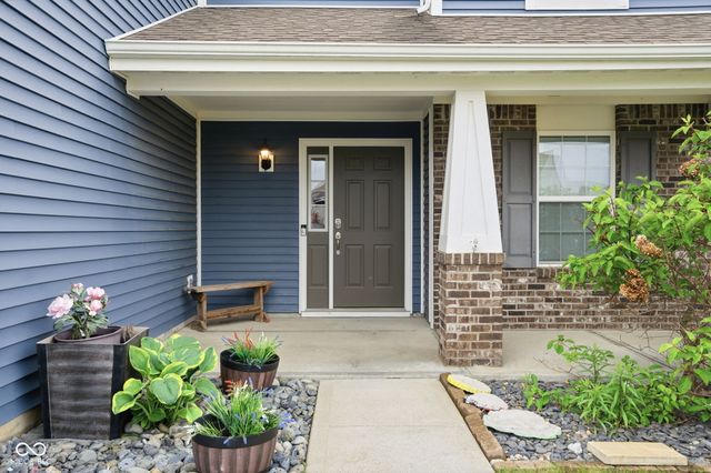 832 Snowberry Run, Greenwood, IN 46143