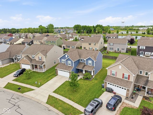 832 Snowberry Run, Greenwood, IN 46143