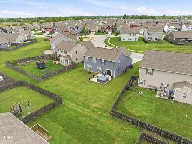 832 Snowberry Run, Greenwood, IN 46143