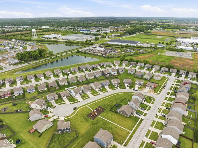 832 Snowberry Run, Greenwood, IN 46143