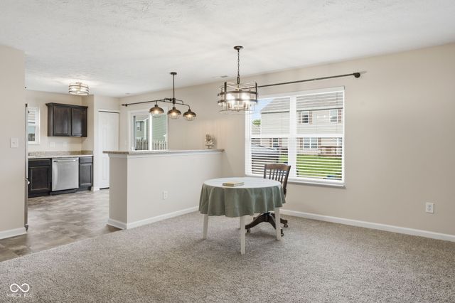 832 Snowberry Run, Greenwood, IN 46143