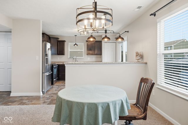 832 Snowberry Run, Greenwood, IN 46143