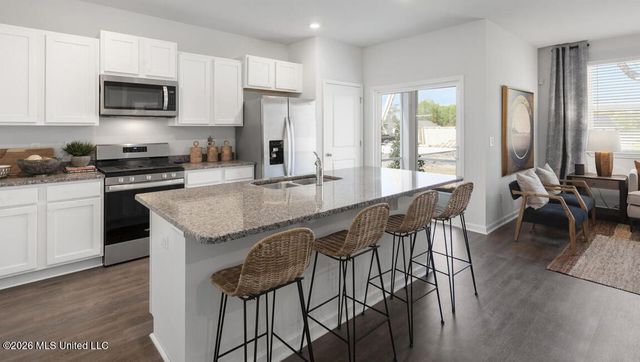 28 S Thorn Tree Street, Byhalia, MS 38611