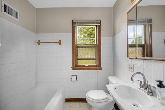 236 State Highway 33, West Bend, WI 53095