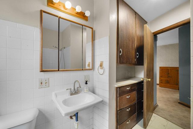 236 State Highway 33, West Bend, WI 53095