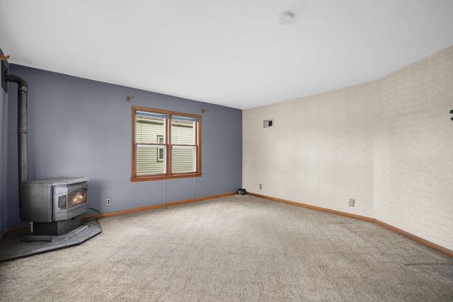 236 State Highway 33, West Bend, WI 53095