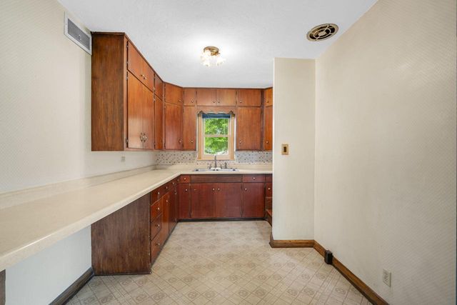 236 State Highway 33, West Bend, WI 53095