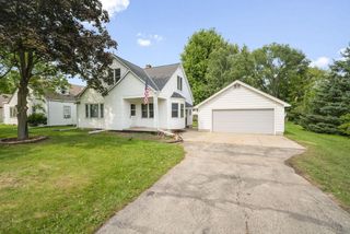 236 State Highway 33, West Bend, WI 53095
