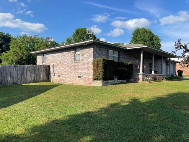 1218 Laura, Berryville, AR 72616