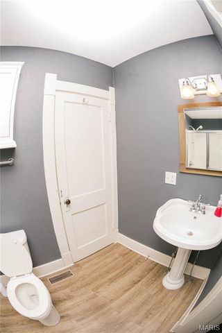 111 W Madison Avenue, Owensville, MO 65066