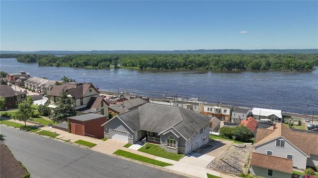 106 S 2nd Street, Alma, WI 54610