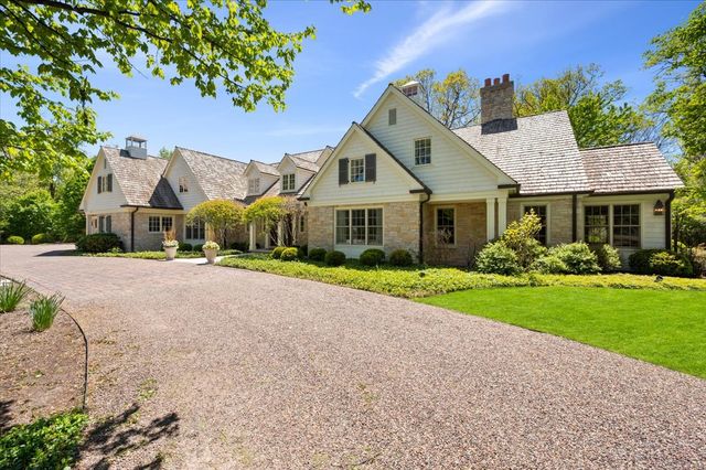 30 Bridlewood Road, Northbrook, IL 60062