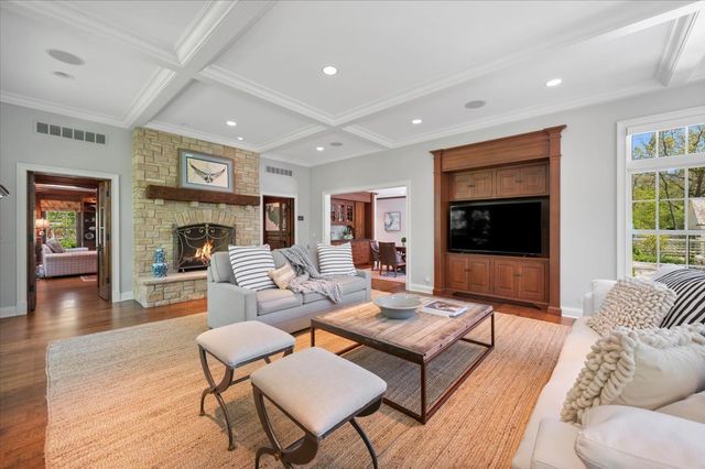 30 Bridlewood Road, Northbrook, IL 60062