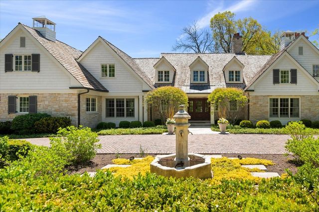 30 Bridlewood Road, Northbrook, IL 60062