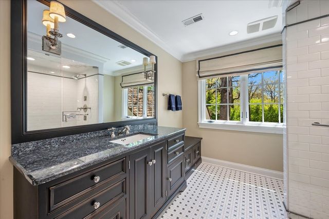 30 Bridlewood Road, Northbrook, IL 60062