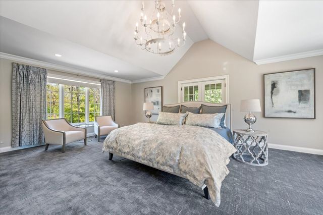 30 Bridlewood Road, Northbrook, IL 60062