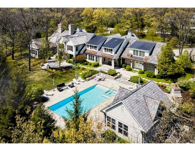 30 Bridlewood Road, Northbrook, IL 60062