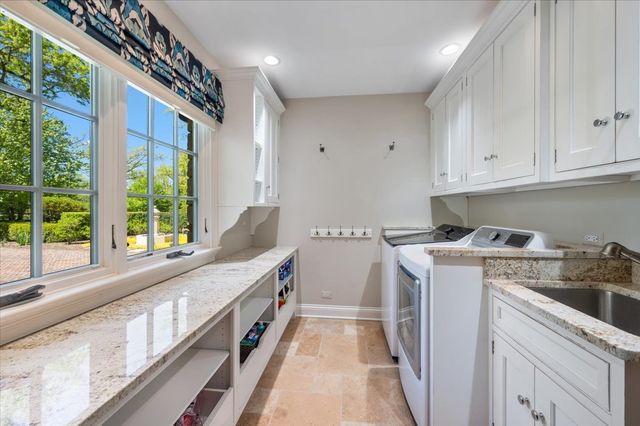 30 Bridlewood Road, Northbrook, IL 60062