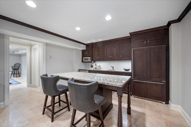 30 Bridlewood Road, Northbrook, IL 60062