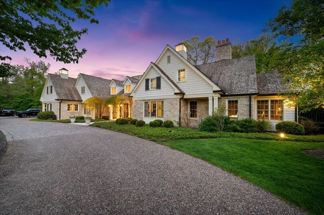30 Bridlewood Road, Northbrook, IL 60062