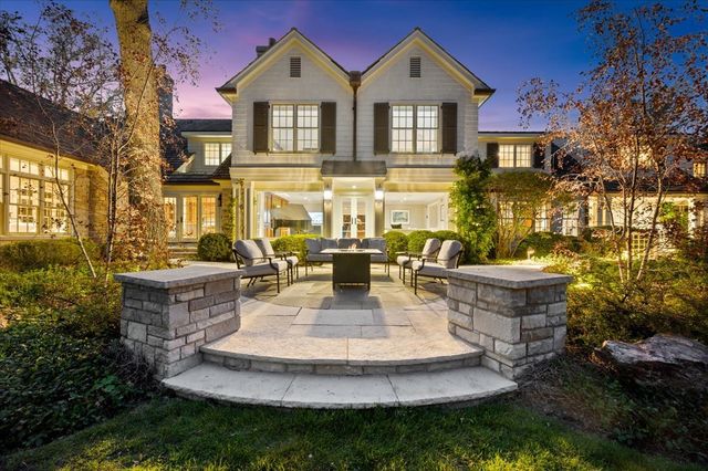 30 Bridlewood Road, Northbrook, IL 60062