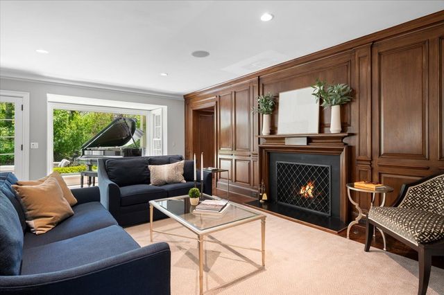 30 Bridlewood Road, Northbrook, IL 60062