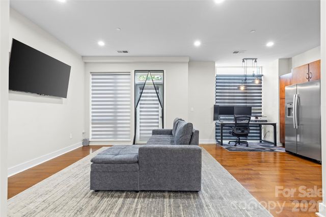 300 Magnolia Avenue 202, Charlotte, NC 28203