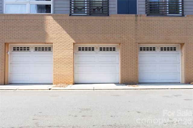 300 Magnolia Avenue 202, Charlotte, NC 28203