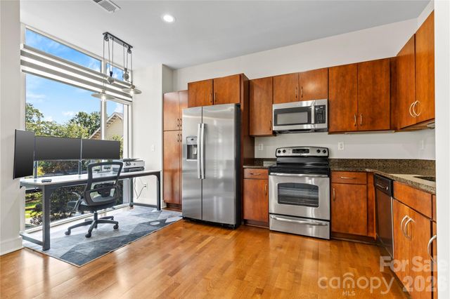 300 Magnolia Avenue 202, Charlotte, NC 28203