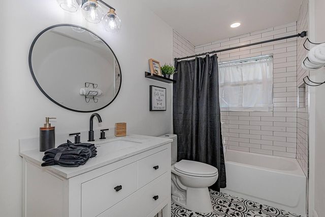 2585 SE 4th Street, Pompano Beach, FL 33062