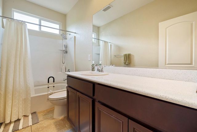 10423 Ian Ct, Stockton, CA 95209