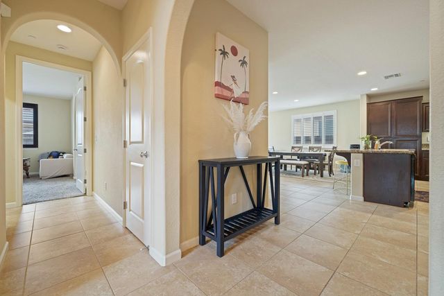 10423 Ian Ct, Stockton, CA 95209