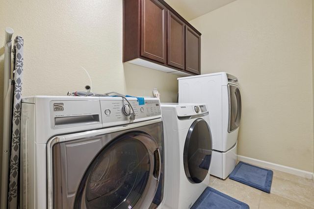 10423 Ian Ct, Stockton, CA 95209