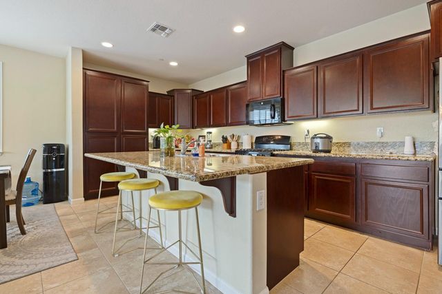 10423 Ian Ct, Stockton, CA 95209