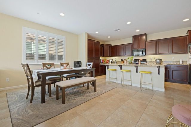 10423 Ian Ct, Stockton, CA 95209